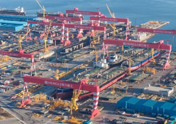 ثيناماريس تعزز أسطولها بطلب 4 سفن حاويات جديدة من هينغلي الصينية