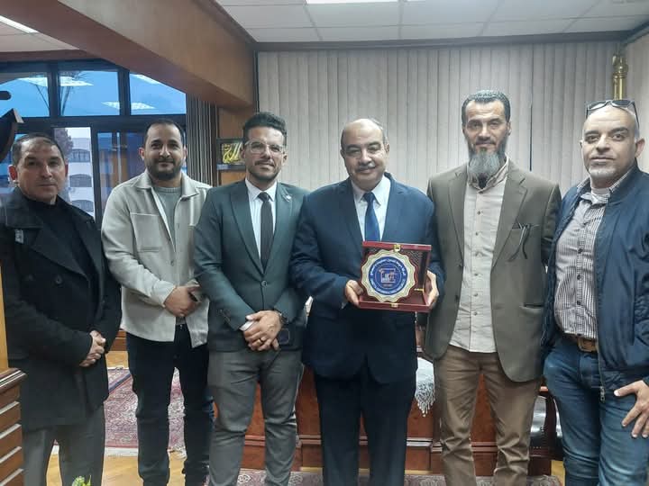 وفد ليبي يطلع على تجربة دمياط لتداول الحاويات في تطبيق نظام NAVIS N4