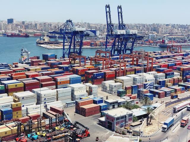 ميناء الإسكندرية يعود إلى تصنيف لويدز لأفضل 100 ميناء حاويات عام 2025
