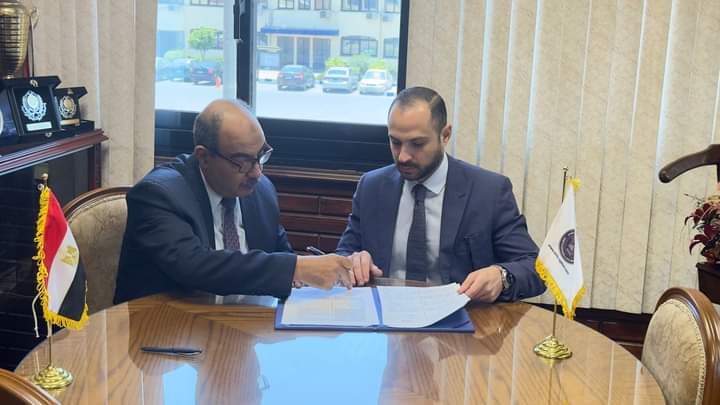 اتفاق جديد بين دمياط لتداول الحاويات وVUXX Shipping يعزز حركة النقل البري للحاويات بين المحافظات