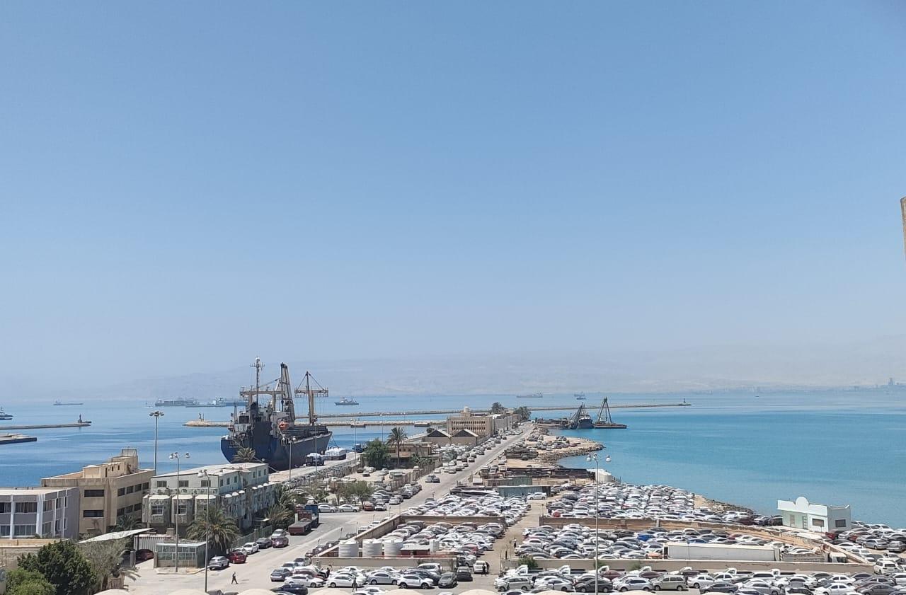 حركة الشاحنات والنقل البري عبر موانئ البحر الأحمر: تداول 704 شاحنة و20 ألف طن بضائع